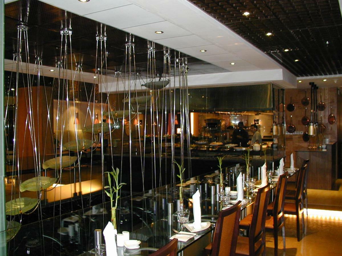 Le Royal Tower Kuwait City Exterior foto